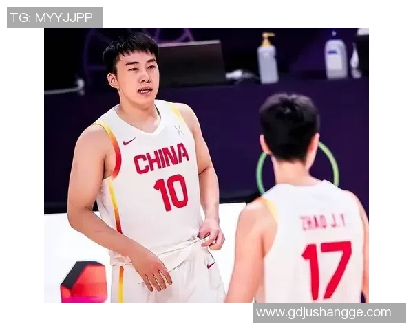 姚明与马布里联手共创辉煌时刻，重温篮球传奇的激情与梦想