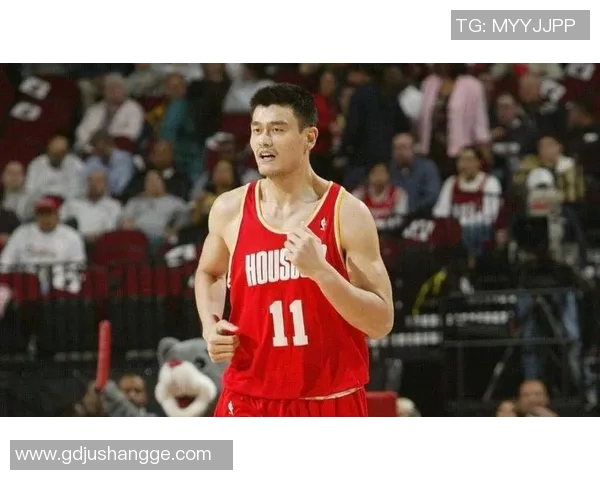 姚明中锋比拼：探索中国篮球巨星在NBA的辉煌与挑战之路
