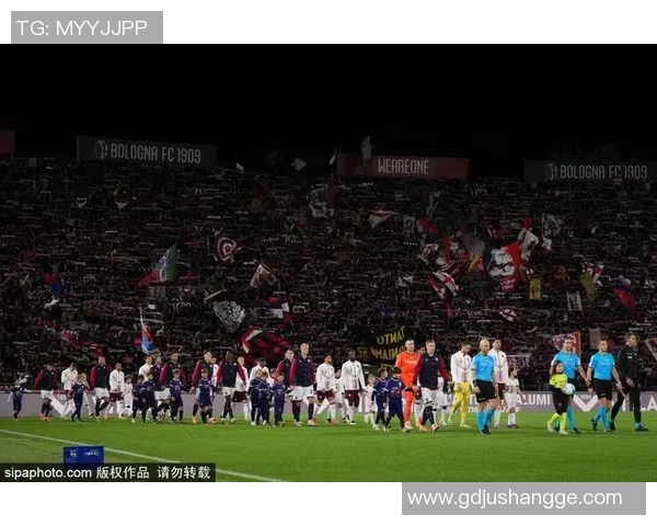 布冯对足球明星的热爱源于何处探寻他与足球的深厚情感与执着追求 布冯对足球明星的热爱源于何处探寻他与足球的深厚情感与执着追求