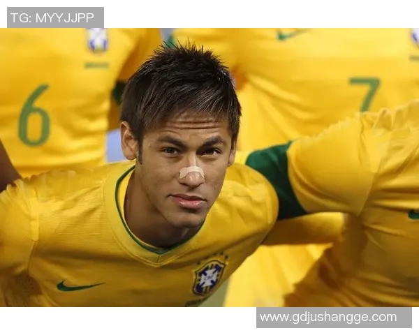 通过图片线索揭晓足球巨星内马尔的精彩瞬间与成就之旅 通过图片线索揭晓足球巨星内马尔的精彩瞬间与成就之旅