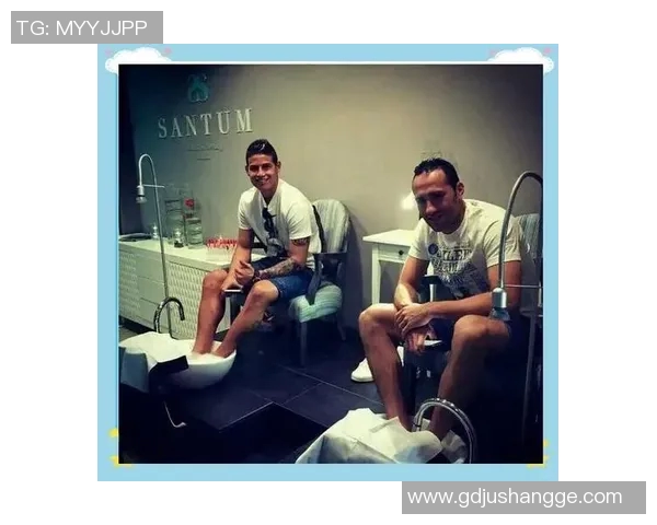 走进足球明星的奢华世界探秘他们的豪宅生活与独特风格