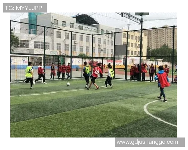 周至县足球明星的崛起与成就探索以及对地方体育发展的影响