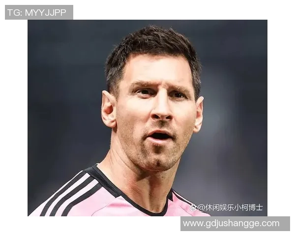 带眼镜的黑人足球明星如何在绿茵场上展现独特魅力与风采 带眼镜的黑人足球明星如何在绿茵场上展现独特魅力与风采